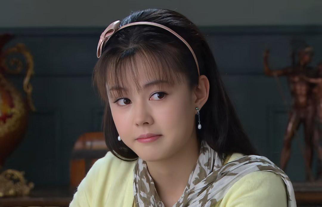 她真的给我一种人间富贵花的既视感。《新京城四少》~叶雨桐。这部剧里面，她饰演