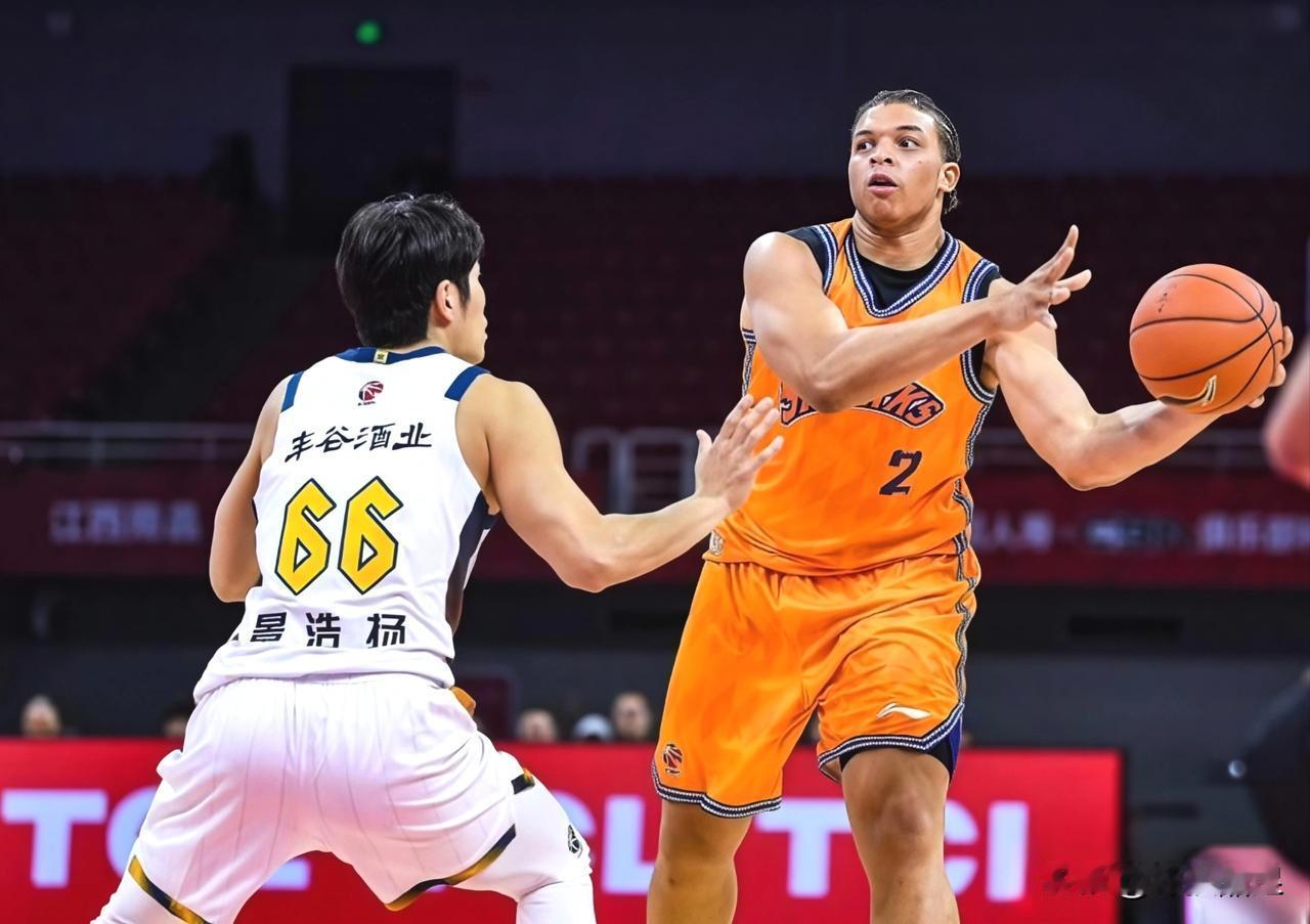 今晚三场关键战，破解五大悬念！1.广州VS深圳将决定深圳、北京谁是常规赛第三