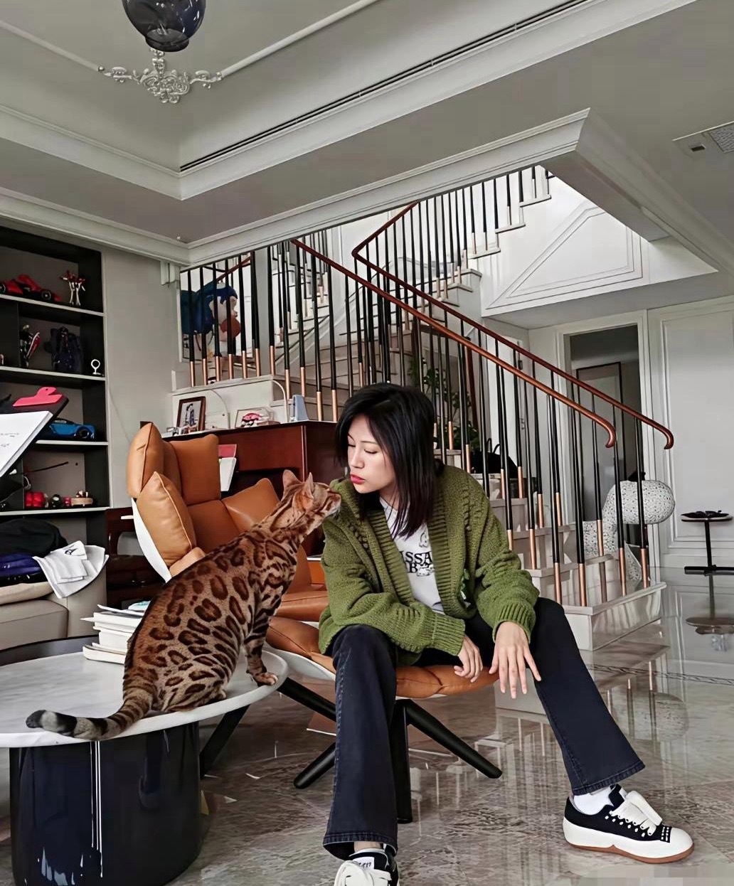 终于明白，为什么陆毅那么拼命演戏赚钱了