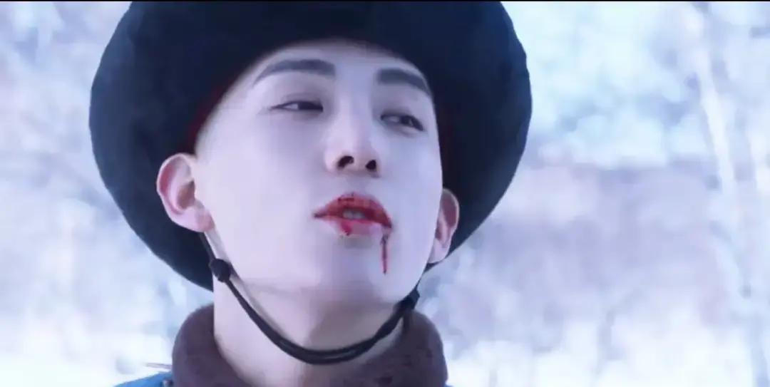 结果一出，弹幕直接刷屏：这谁顶得住！《梦回》里，他第一次披古装，演十三爷。