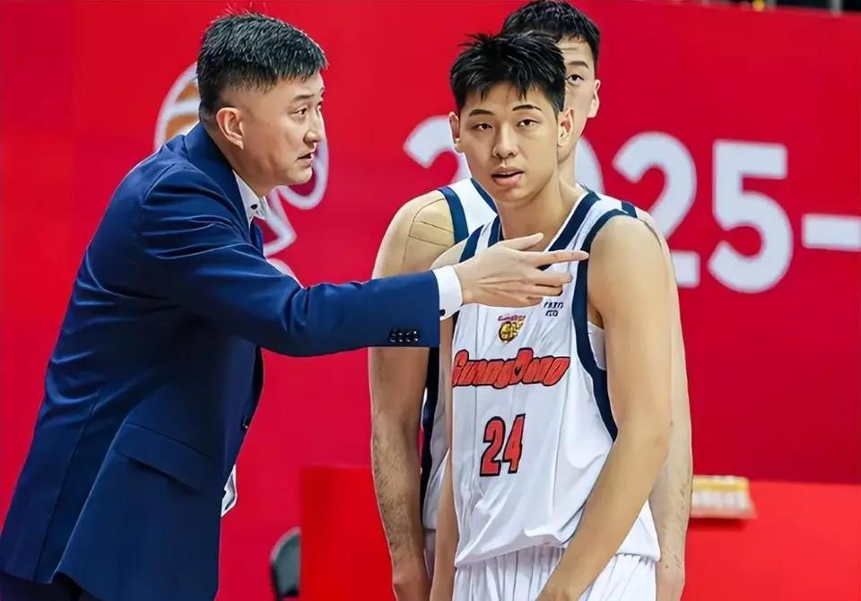 北京时间5月1日19点35分，CBA季后赛附加赛继续进行，广州朗肽海本主场对阵广