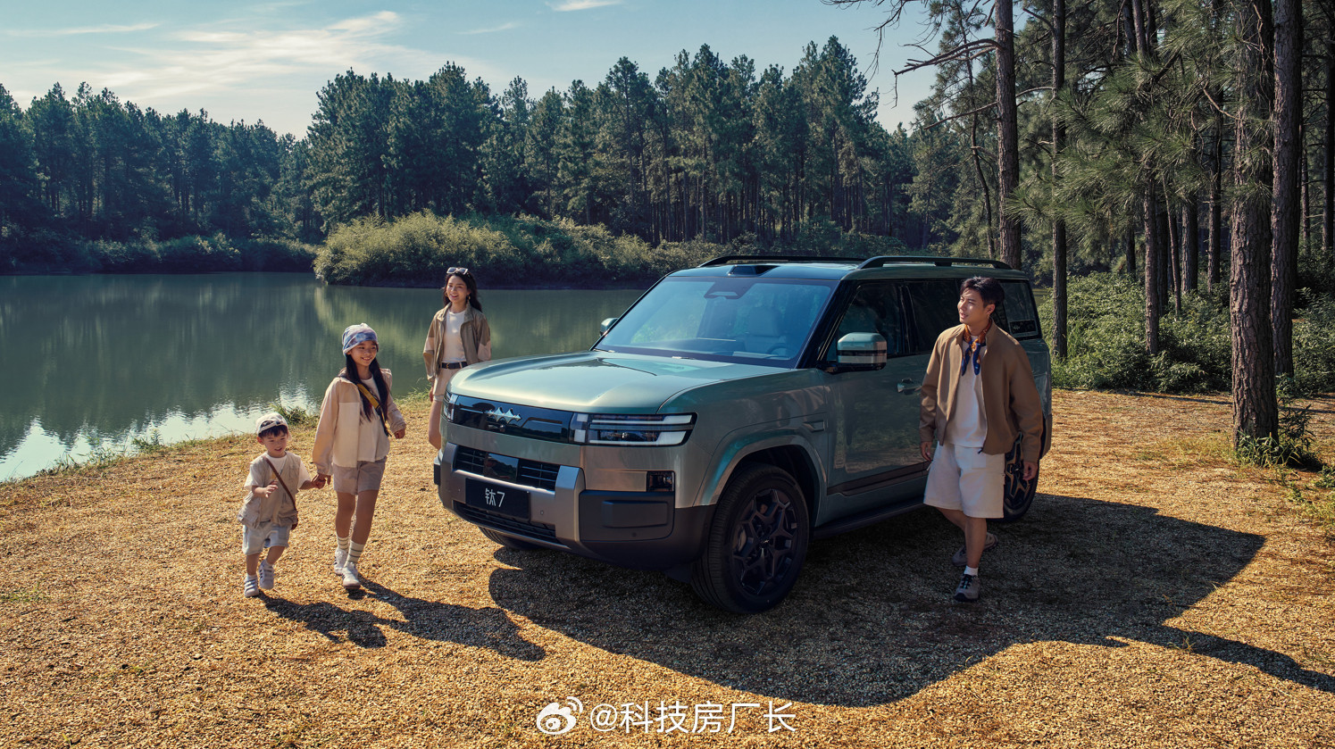 能干翻比亚迪的只有比亚迪，新出的方程豹钛7才17万多起步，这价格直接把大五座SU
