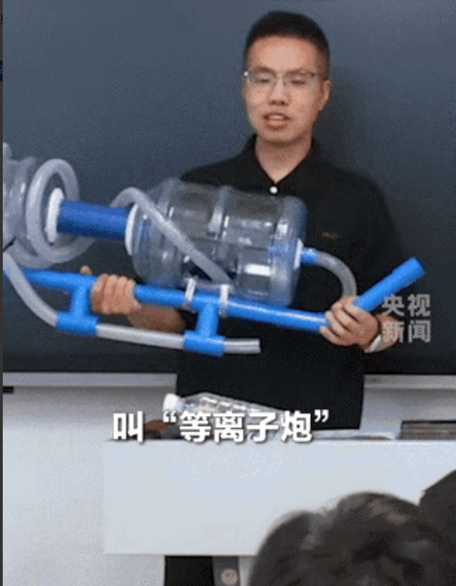 火到央视了！江西一位物理老师，为了给同学们讲解内燃机原理，直接自制了一个简易“等