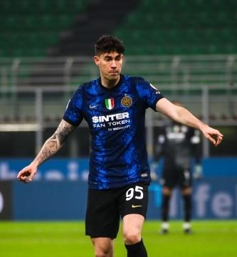 巴斯托尼红牌导致意大利错失世界杯资格，他在意大利很难混的下去了，去年特奥在欧冠一