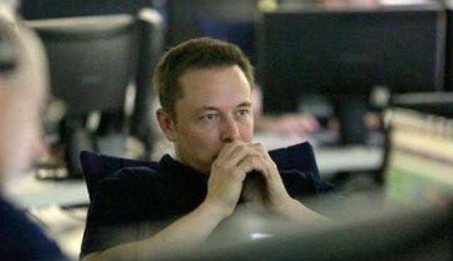 马斯克一句话曾点醒全世界：现在全球疯抢的不是芯片，是中国造的20万一台的“大铁箱