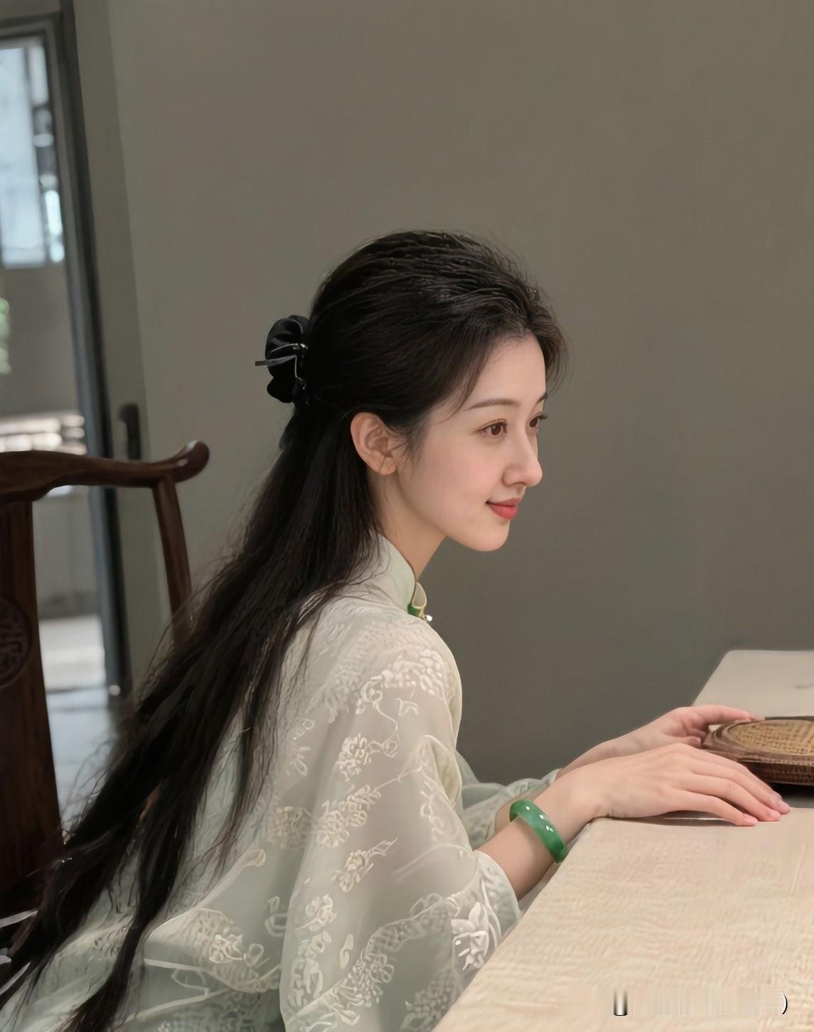 女人什么时候最容易对男人动心。不是他多有钱多帅，而是他认真听你说话，帮你