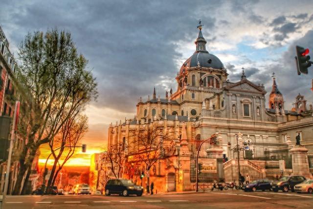 西班牙那些中看不中用的大学专业说到在西班牙选专业，有些方向看似体面，但实际就业