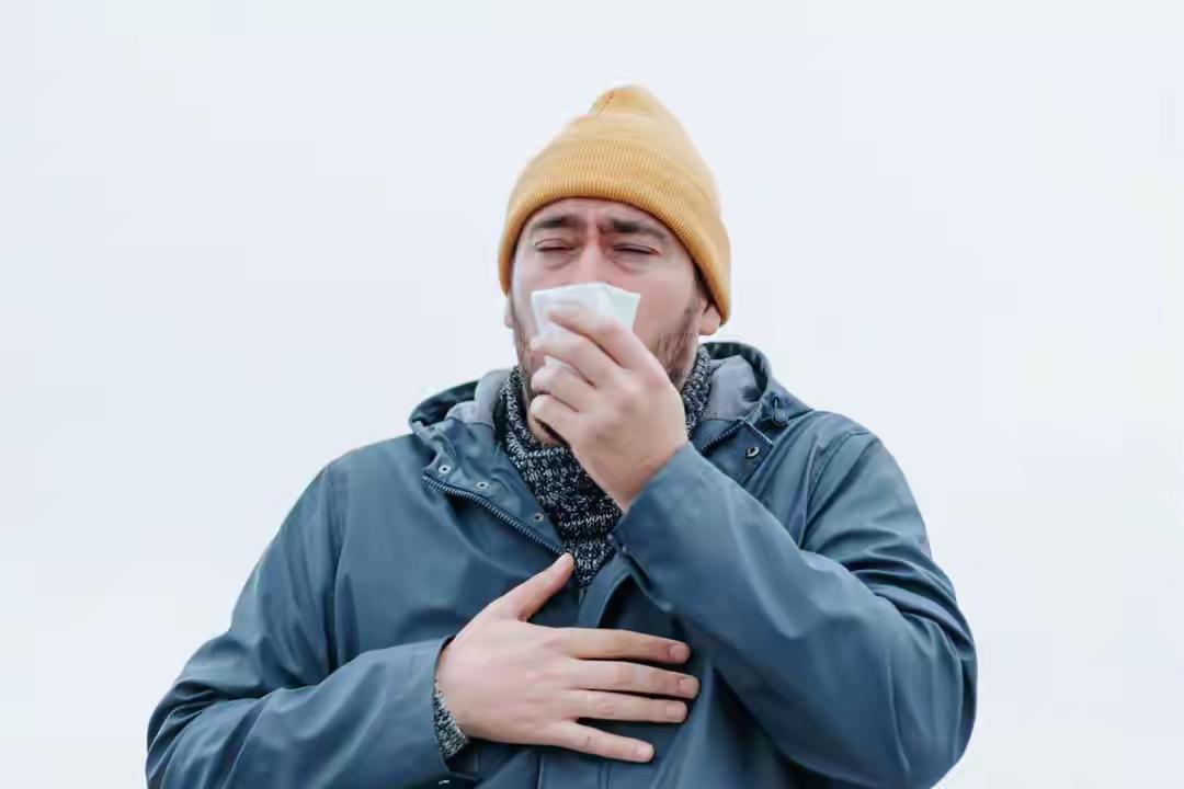 甲流再次来袭，可能不发烧！医生叮嘱：出现6个症状，可能已中招每年到了换季的时