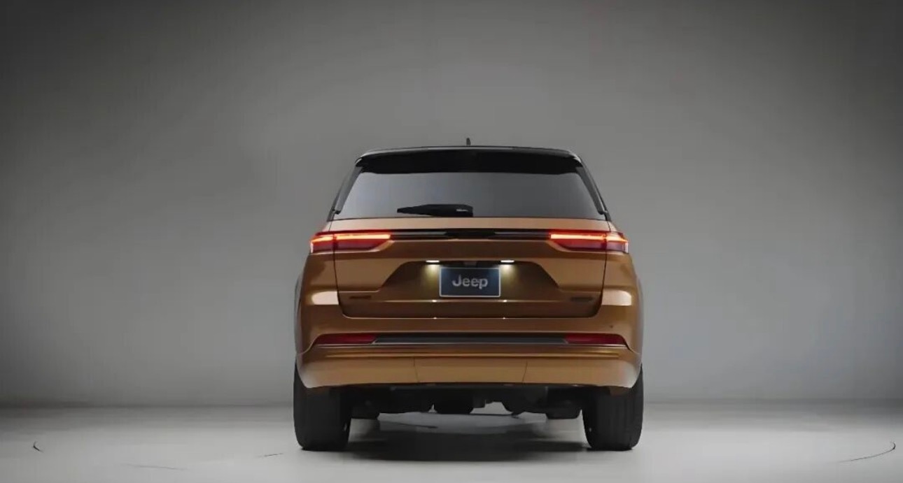 26款吉普大切诺基来了，2.0T+9AT+自动刹车+盲点监测，性能强悍！动力是2