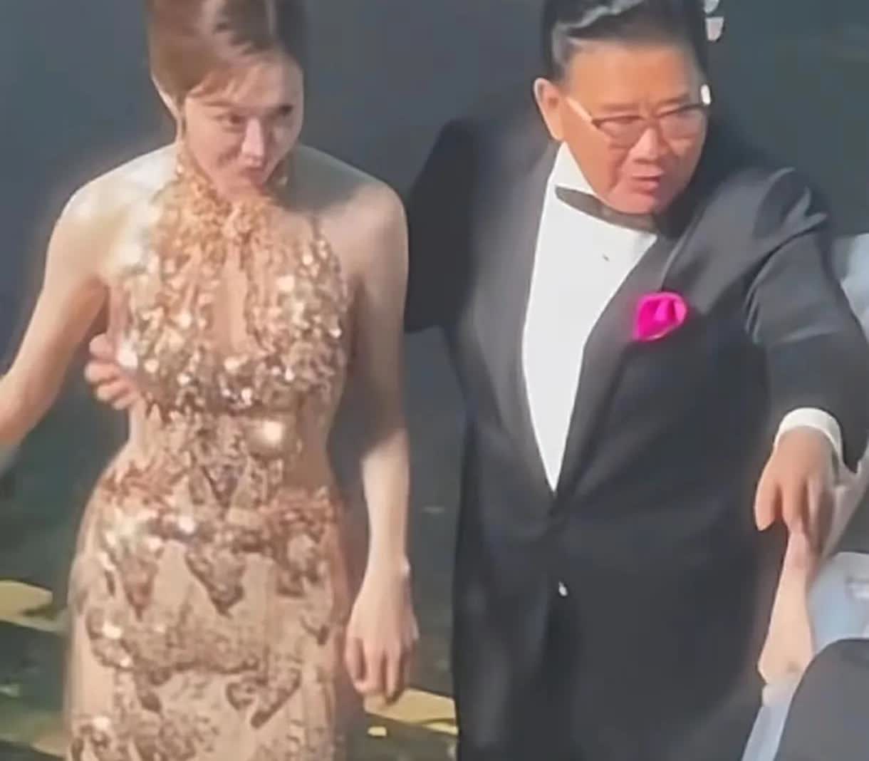白玉兰最烦的就是姜妍了吧感觉姜妍满脸写着无奈了不是因为主持不好，也不是礼