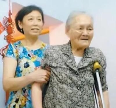 1966年，一对干部夫妻被带走，临走前把6个孩子托付给47岁的保姆高玉清，10年