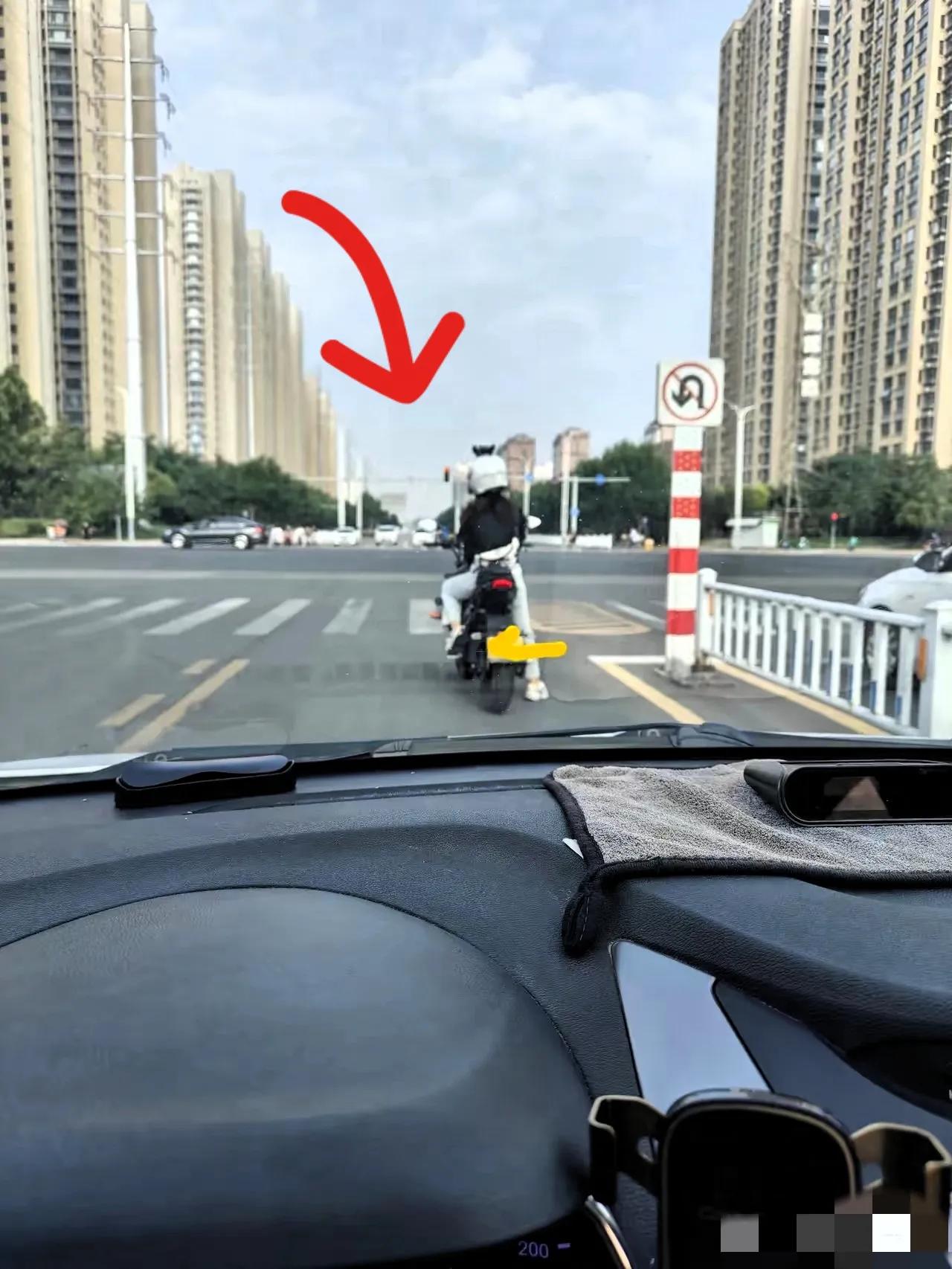永州道歉很难上班迟到，缺岗，本来是默认的常态，结果来了个“不懂规矩”的人