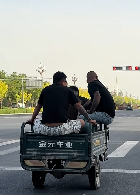 轮胎：早知道还不如烂在厂里了