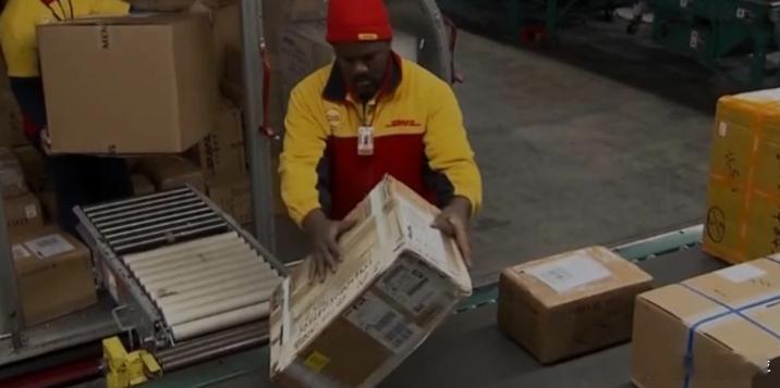 【美邮政改革致邮包蒸发70%，孙玉良：暂停或限制对美服务成为选择】你上个月在网上