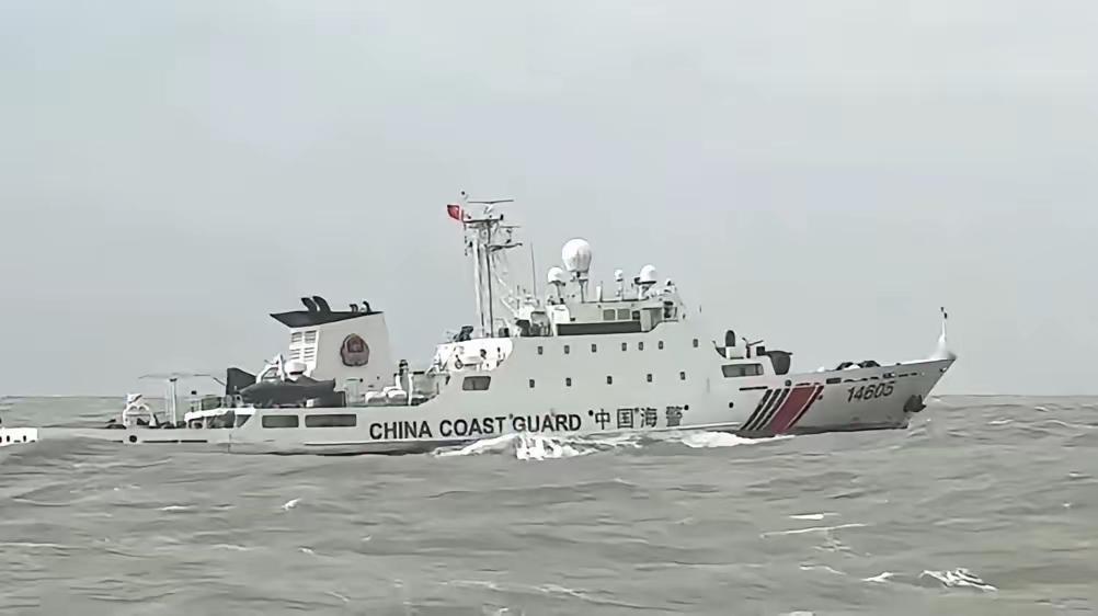 12月22日，大陆海警船浩浩荡荡，台海巡船望风而逃！大陆海警编队巡航金门海域