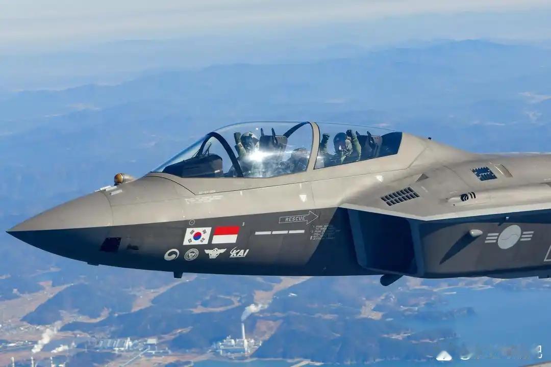 针尖对麦芒！一直以来，朝鲜总在军事方面与韩国对彪🇰🇵最先进的战机还是少量的