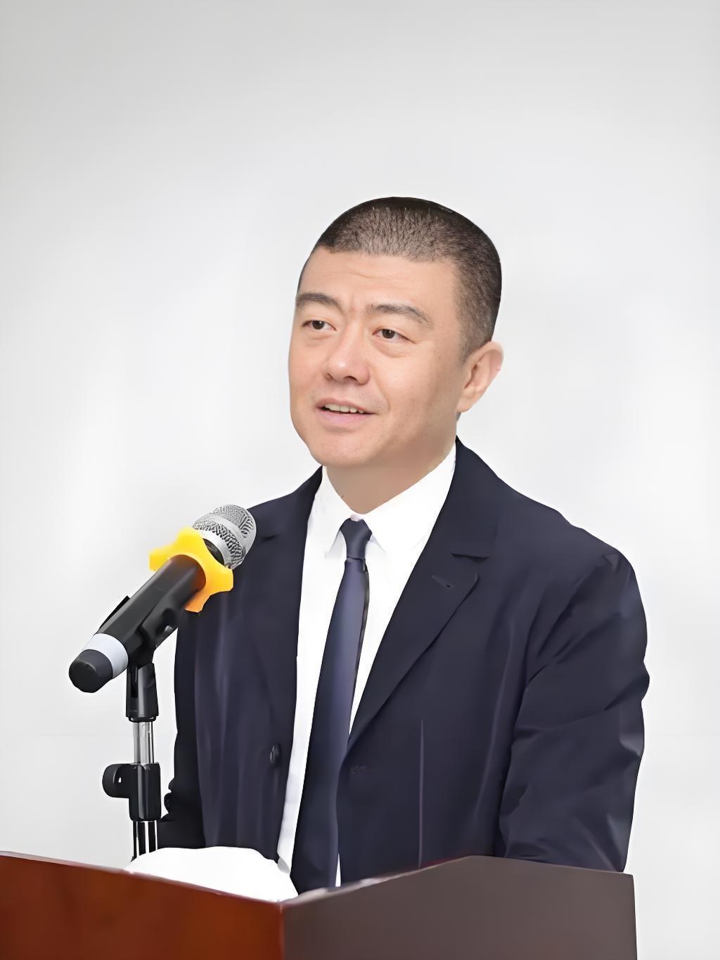 网传万科董事长辛杰失联，并且确认辞职。今日热评：地产行业的潮水还在褪去，不要