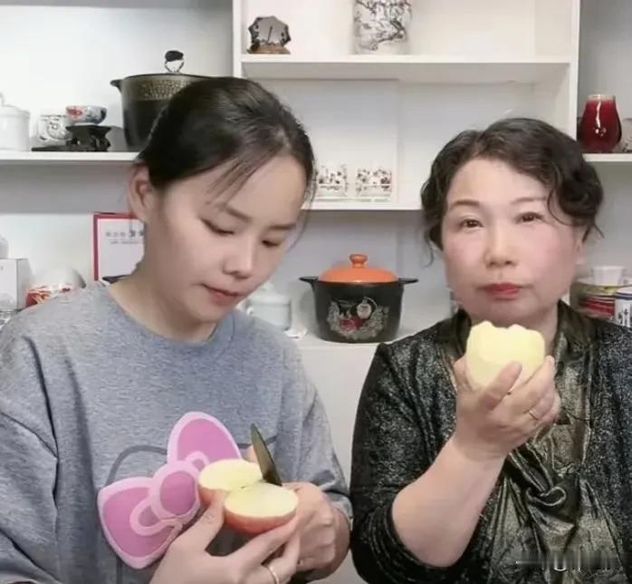 有网友说，许敏没有证据，她又怎么证明两个孩子是被偷换了，因为换位思考一下，你有一