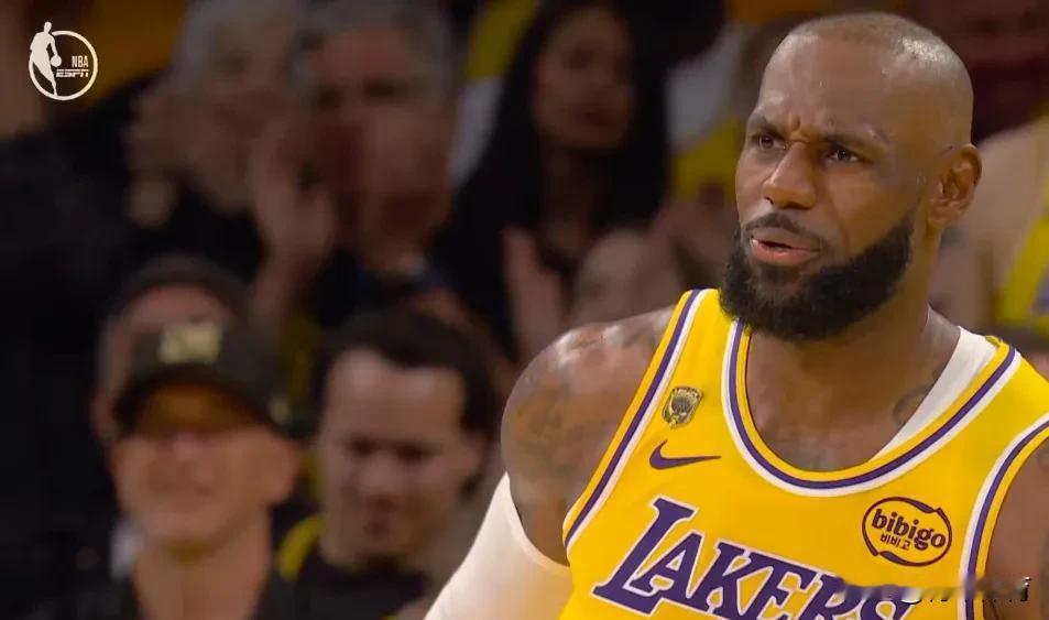 前无古人后无来者，詹姆斯父子再度创造历史。詹姆斯和布朗尼在季后赛同时登场，这创