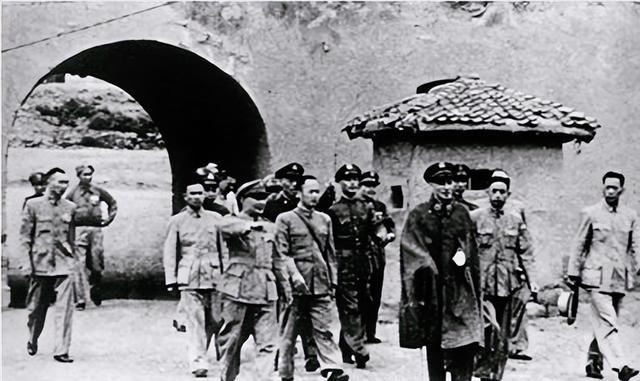 1947年，蒋介石来到延安，问一过路农民：你可见过毛泽东？谁想到，老农民的一番话