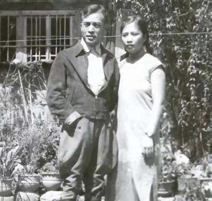 1938年，27岁国军将领陈尔晋，怀疑妻子出轨，跟踪时，见妻子上楼时，谁知，妻子