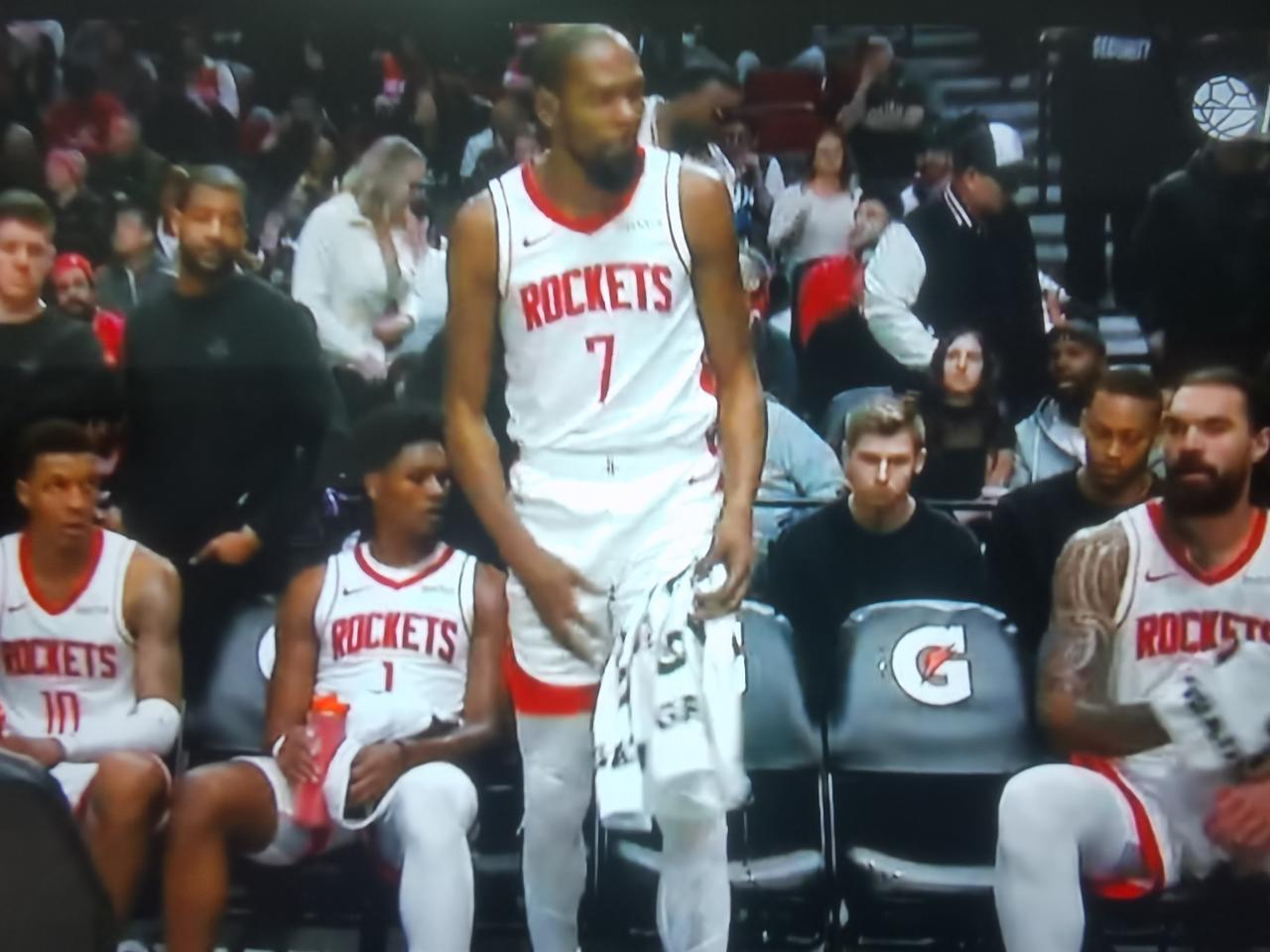 小谢会重复特雷杨的命运吗？105-111，火箭客场再负开拓者。