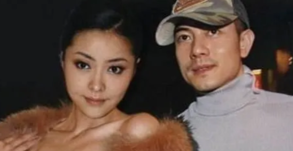 一次，记者问郭富城：“你比丈母娘还大4岁，你怎么称呼丈母娘呢？”郭富城一句话堵住