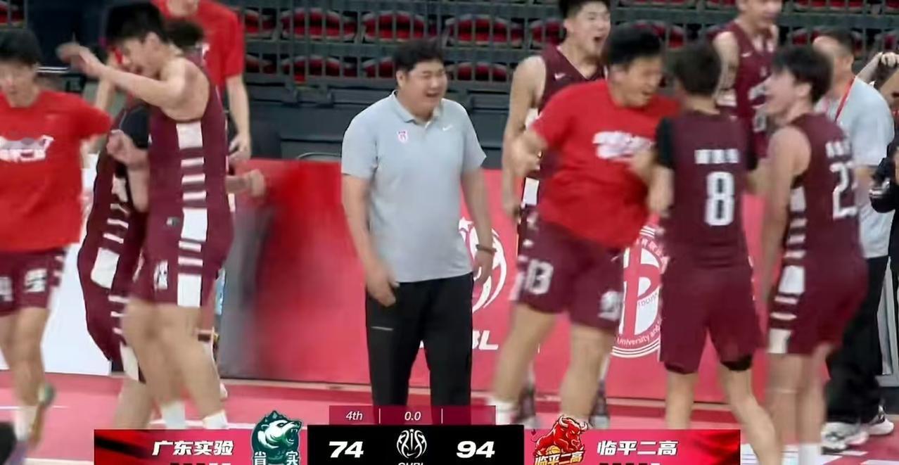 广东宏远陷入无人可用的危机之中！别看广东宏远下属的篮球队广东省实，在去年的时候还