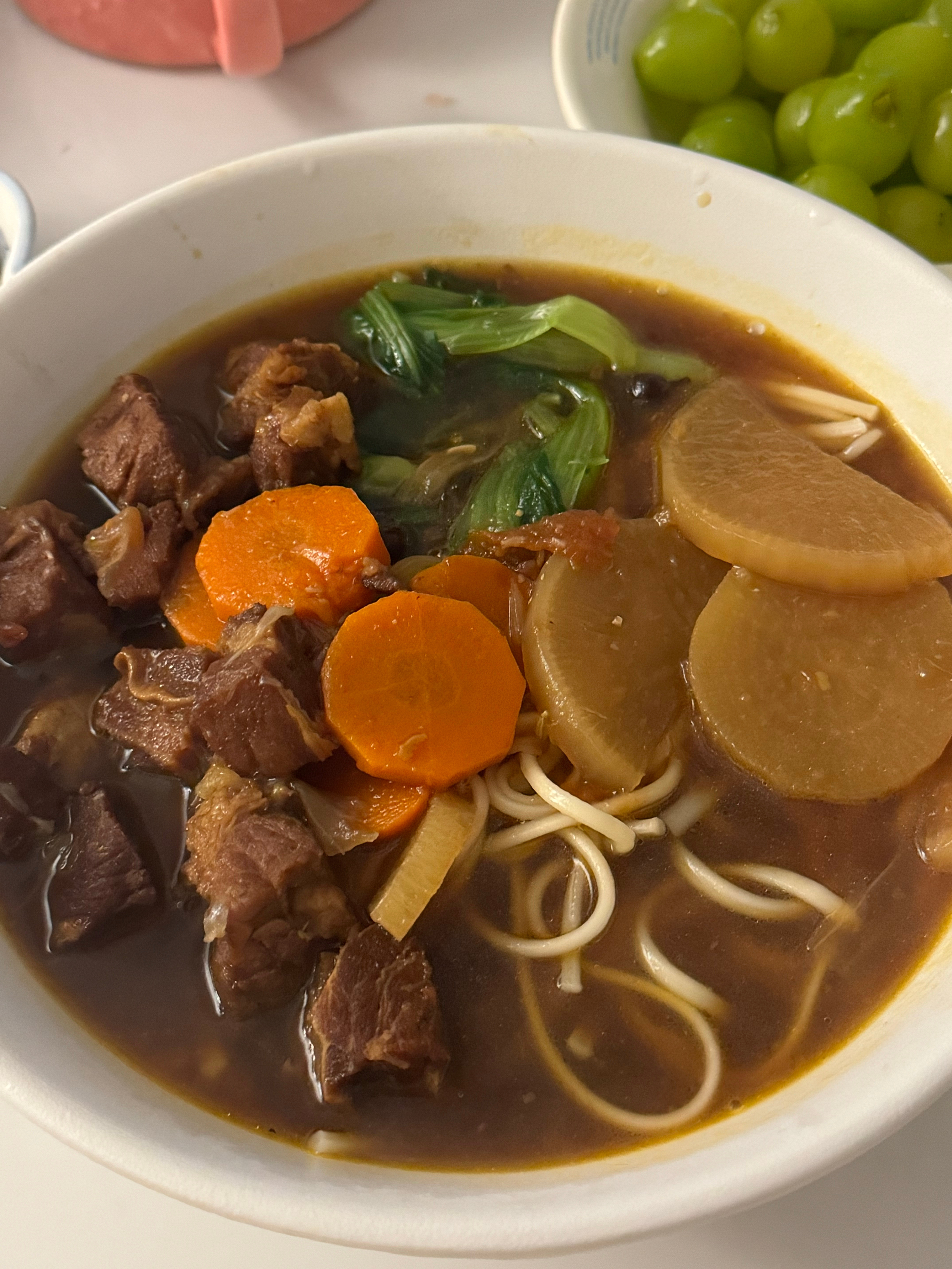 我这样的人是不是不适合和人近距离交往，距离过近会产生蔑视，我总在最初认识的时候对