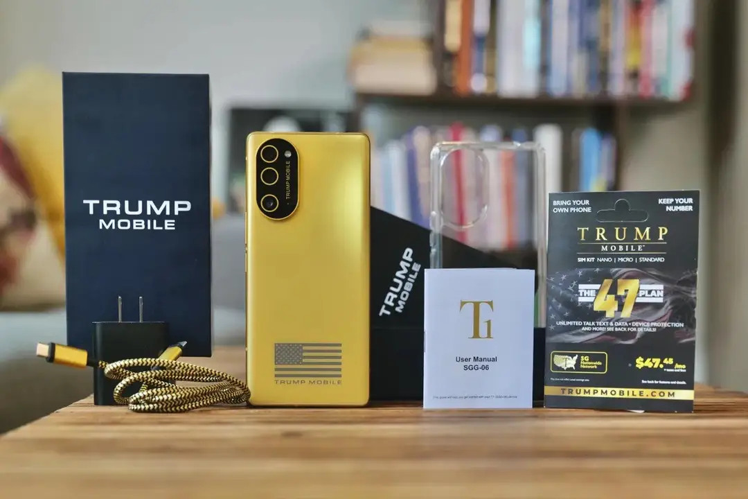据说特朗普手机是用国产手机改的而且是很老的款，成本100多美金转头卖400多美金