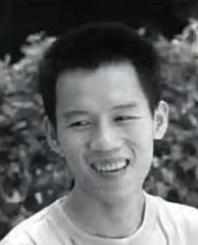 2005年8月4日，广西南宁瑞康医院19楼，25岁的韦兆安纵身跳下，结束了自己的