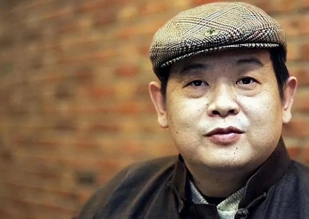 2005年，演员傅彪患上癌症，冯小刚给了200万，张国立给了40万。然
