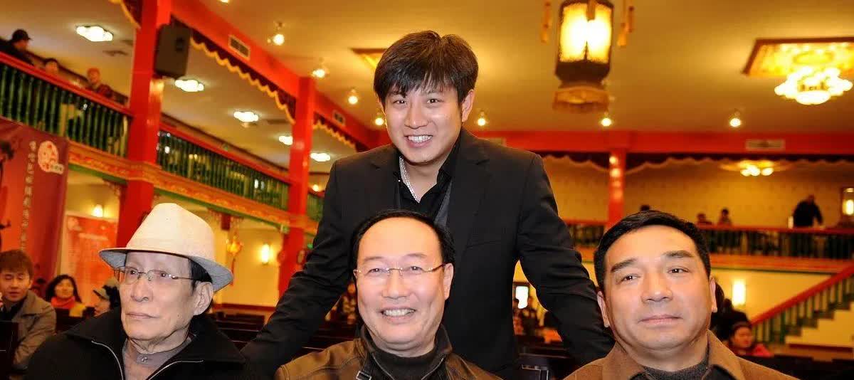 闫云达犀利评价高晓攀：他根本就不会说相声！诚然，高晓攀是嘻哈包袱铺的班主，在相声