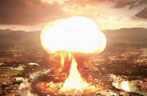 日本专家：投降不是因为美国的原子弹，而是因为苏联发的1个公告。所有人都以为，当年