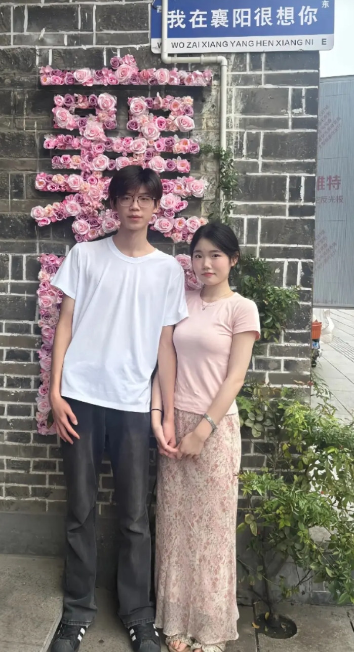 这小伙吃这么好？