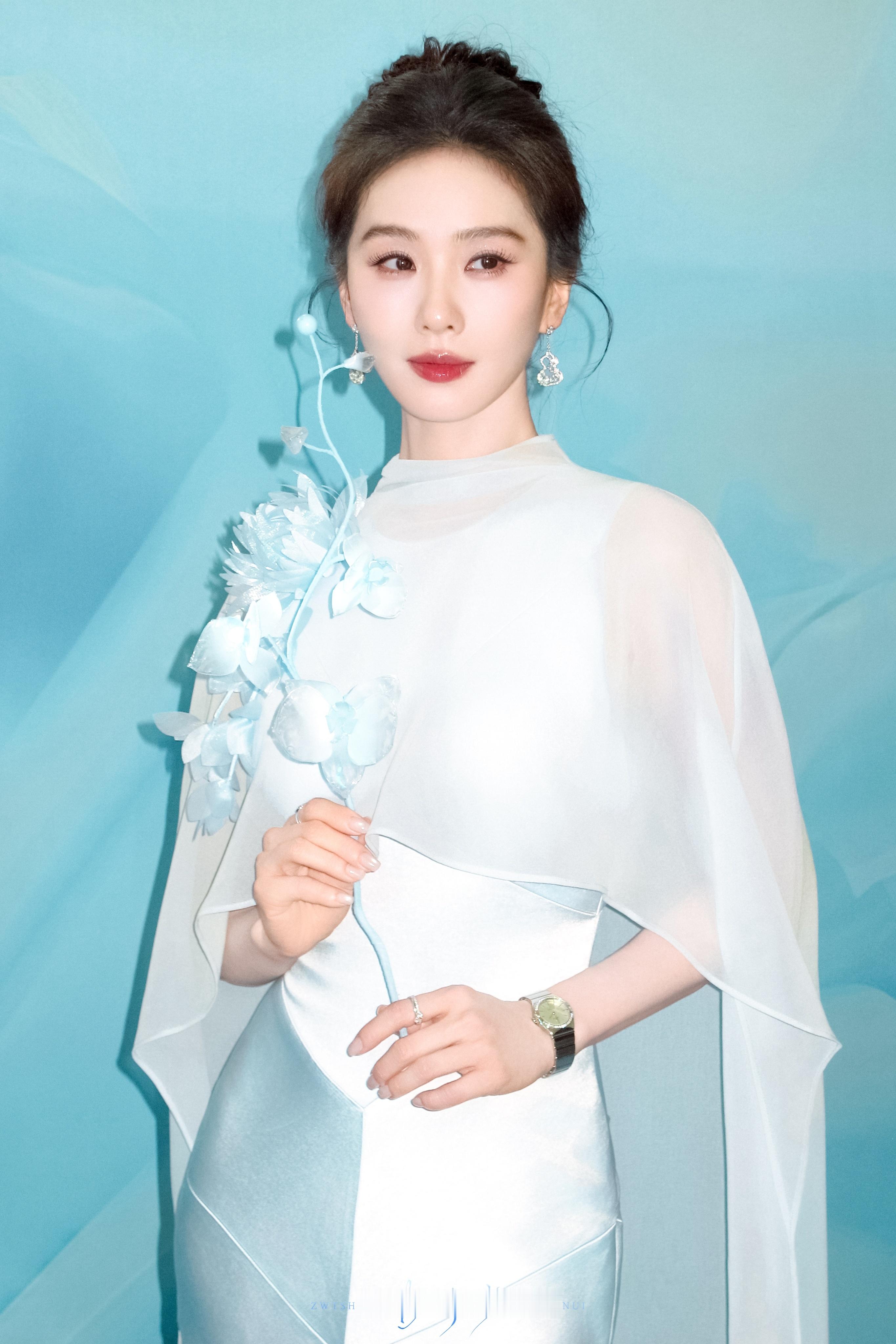 刘诗诗VOGUE盛典官宣节奏刘诗诗·冰月超话创作官超带感闪光图鉴