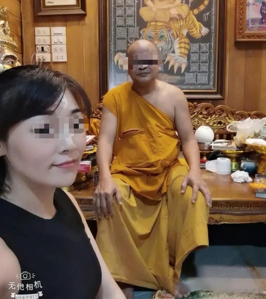 深圳老板娘为求内心平静，远赴东南亚找密宗大师参加灌顶仪式。一个过程下来花费不菲，