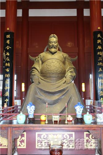 《李存孝死前最后一笑，笑得刑场上的刽子手手抖了——不是怕他，是突然觉得：这人活得