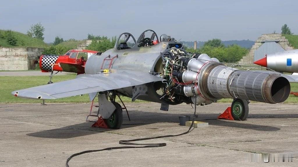 2025年12月30日是米格-15战斗机首飞78周年纪念日。1947年12月