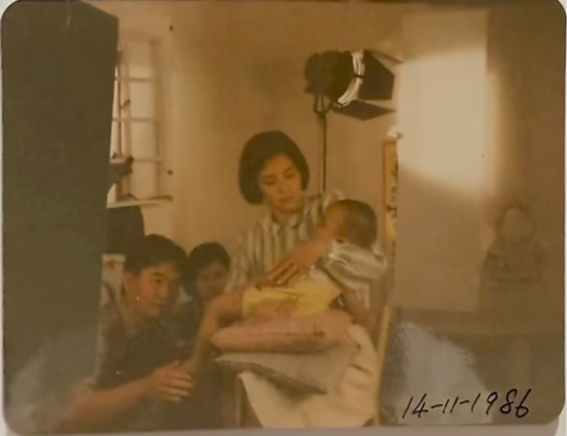 陈伟霆婴儿期被星探挖掘陈伟霆还是一岁的小baby的时候就被星探挖掘受邀请去拍广