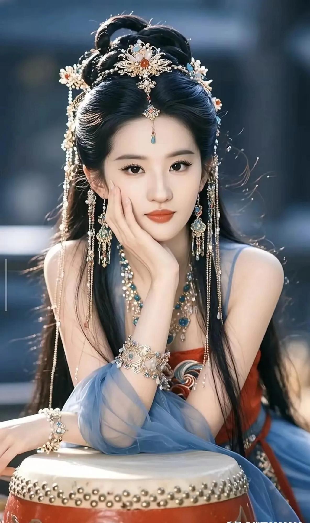 亦菲出场，惊艳全场！一组经典古装造型分享。刘亦菲超美的照片有哪些刘亦菲是你心中