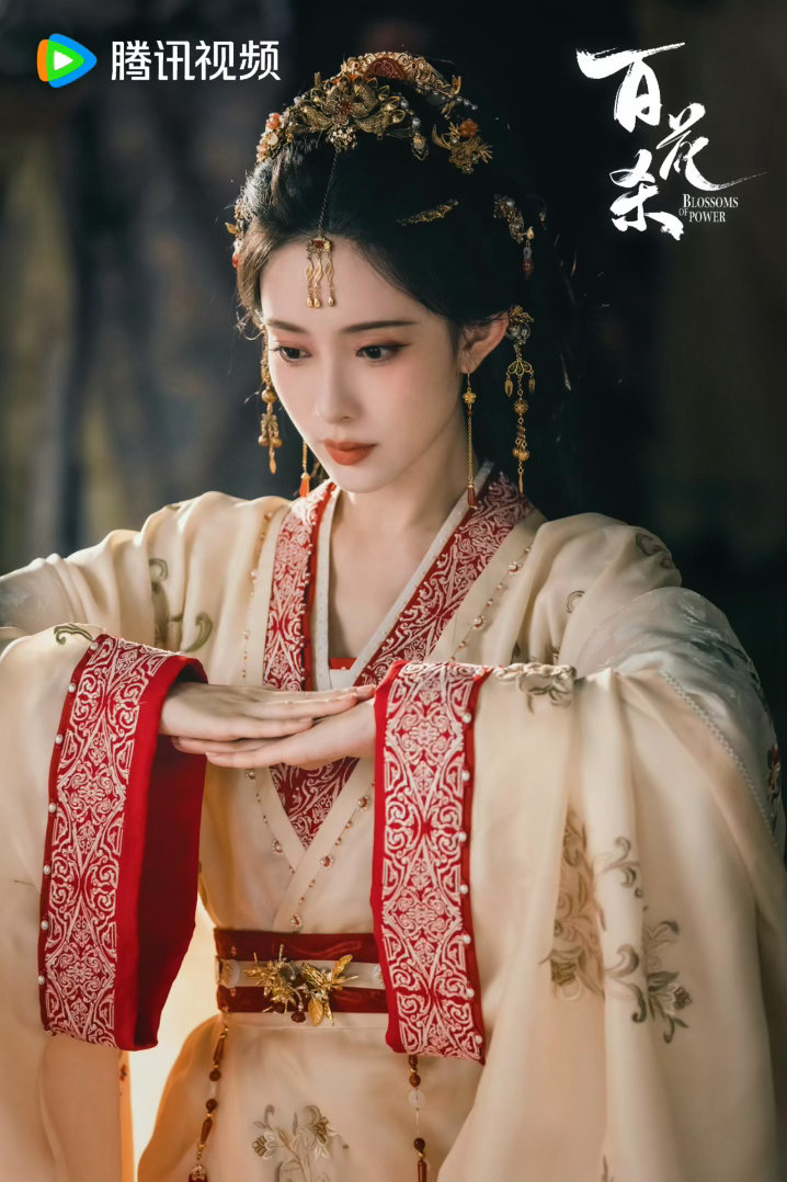 百花杀浴桶吻是三个人的吻百花杀门内沈汐和有多沉浸，门外萧长卿就有多清醒！这场吻