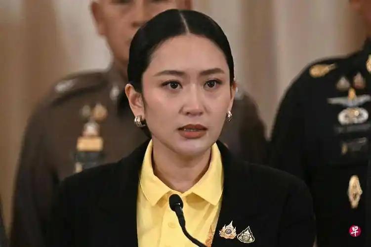 佩通坦果然变样了！7月4日，泰国文化部长佩通坦主持召开文化部高层会议。这