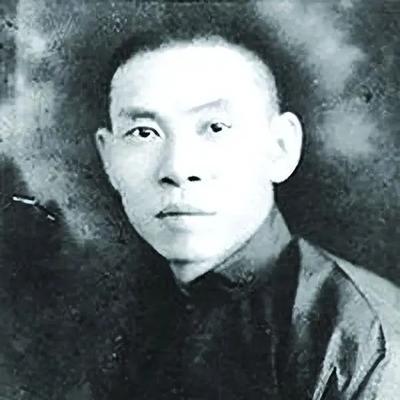 1945年9月，杜月笙前往上海，认为当不了市长至少也是副市长。火车快到上海时，蒋