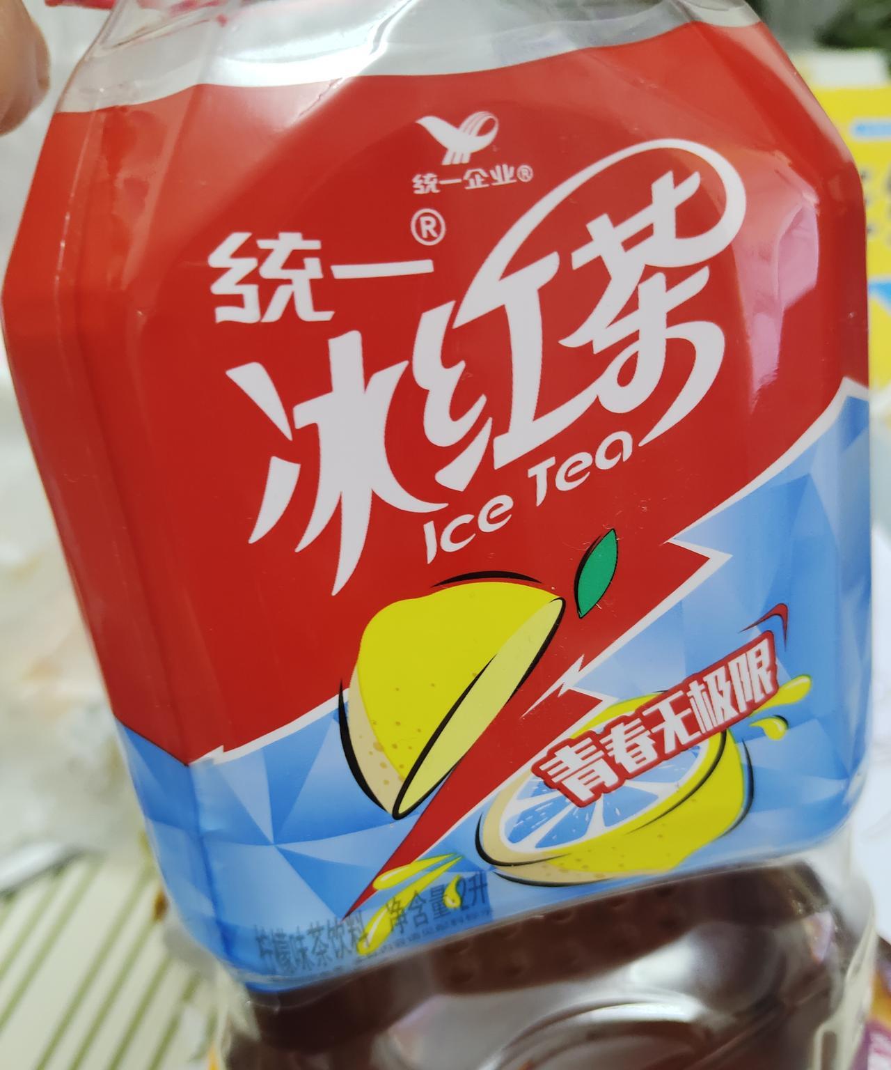 真不知道孩子为什么那么喜欢喝冰红茶每次去超市必买冰红茶我问孩子你们初中生
