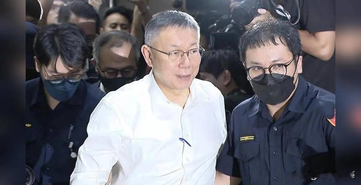 柯文哲缺席725上凯道，到底是行程另有安排，还是另有打算？日前，郑丽文拍板决