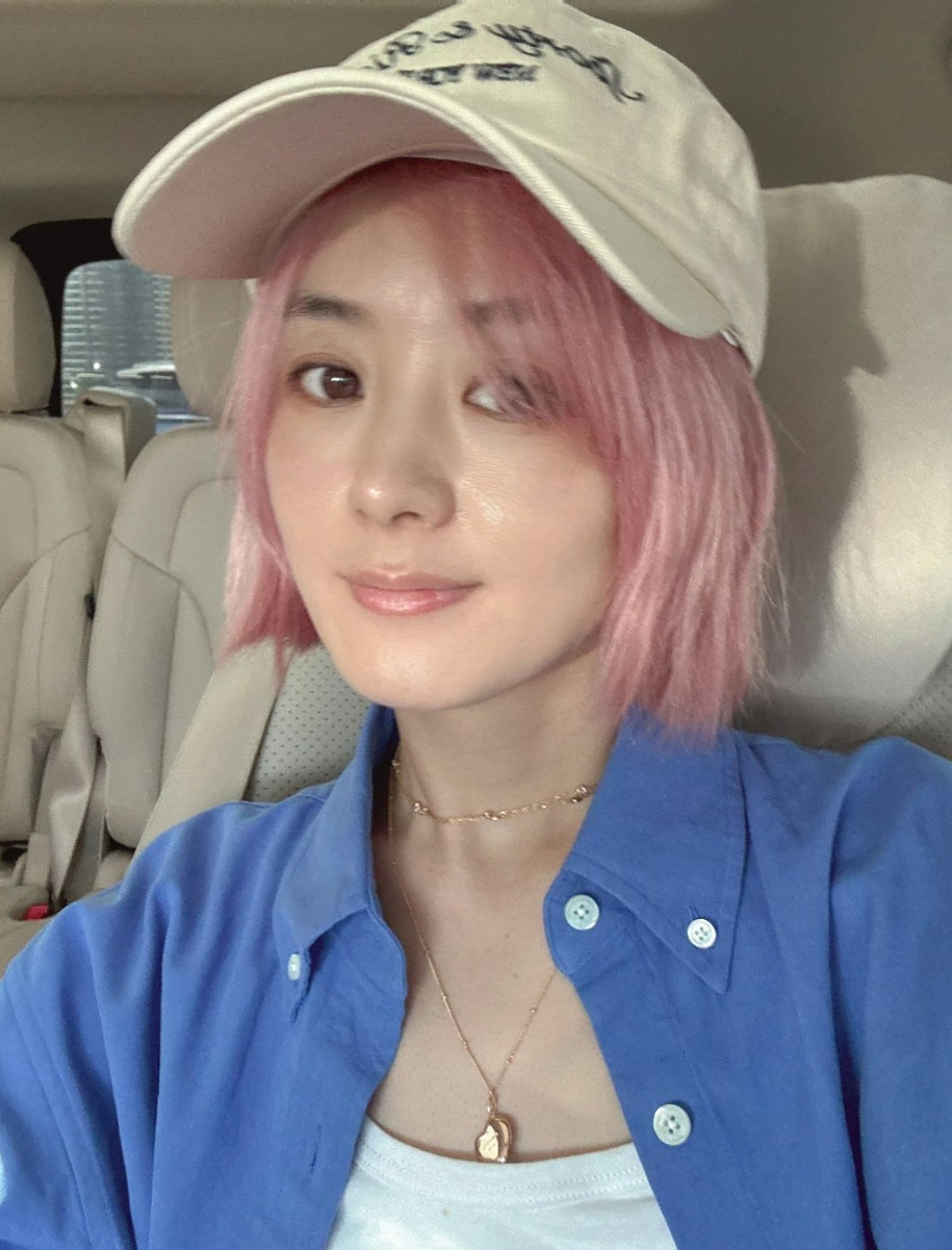 赵丽颖好疯，新发色很好看