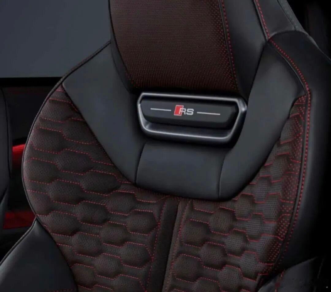 2027款奥迪插混RS5有点小帅气，配一台2.9升双涡轮增压V6发动机加