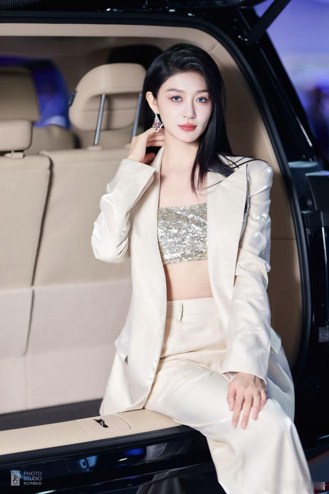 好看的小姐姐摄影师作品抄送