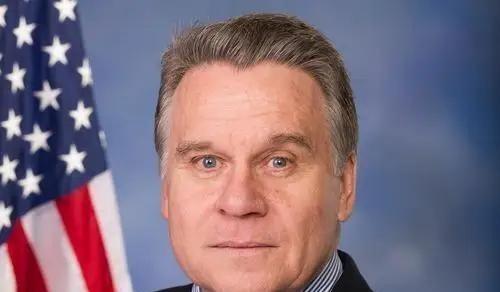 美国议员、有反华劳模之称的克里斯·史密斯对媒体说：“历史上日本与中国斗，从不吃亏